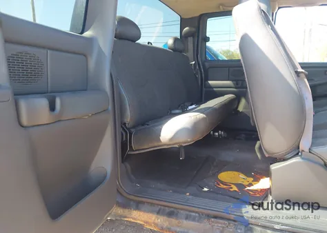 2003 Chevrolet Silverado 1500 из США, поврежденный, VIN 2GCEC19V331354055